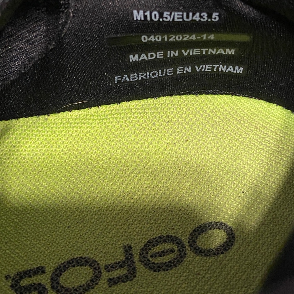 OOFOS Men's Black and Gray Shoes - Picture 7 of 7